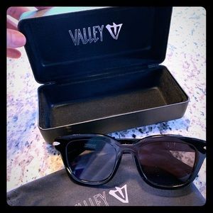 VALLEY Sunglasses - never worn NWOT
